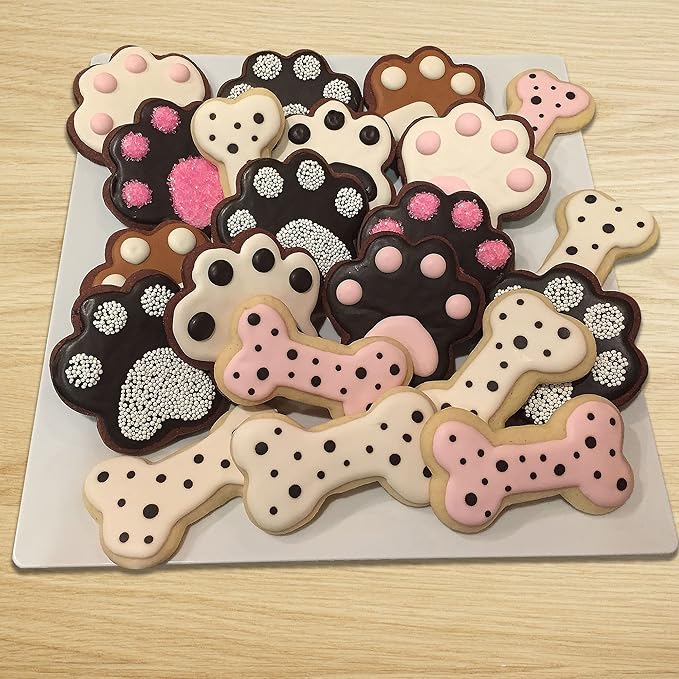 8PCS Dog Bone and Dog Paw Print Cookie Cutters Set, Stainless Steel Metal 4 Sizes Dogs Bone Paw Shape Cookie Cutter, Dogs Theme Party Cookie Cutter Molds for Homemade Treats Baking