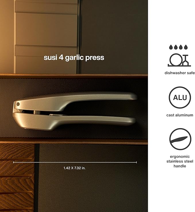 Zyliss Susi 4 Garlic Press - Garlic Crusher for Efficient Mincing - Odor-Free Hands - Large Chamber Made of Durable Stainless Steel - Mess-Free Kitchen Gadget - PFAS-Free Non-Stick Coating - Silver