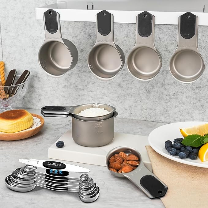 Magnetic Measuring cups and spoons Set, 304 Stainless Steel 5 Magnetic Measuring Cup and 8 Double Sided Measuring Spoons with 1 Leveler，Kitchen Gadgets for Cooking & Baking