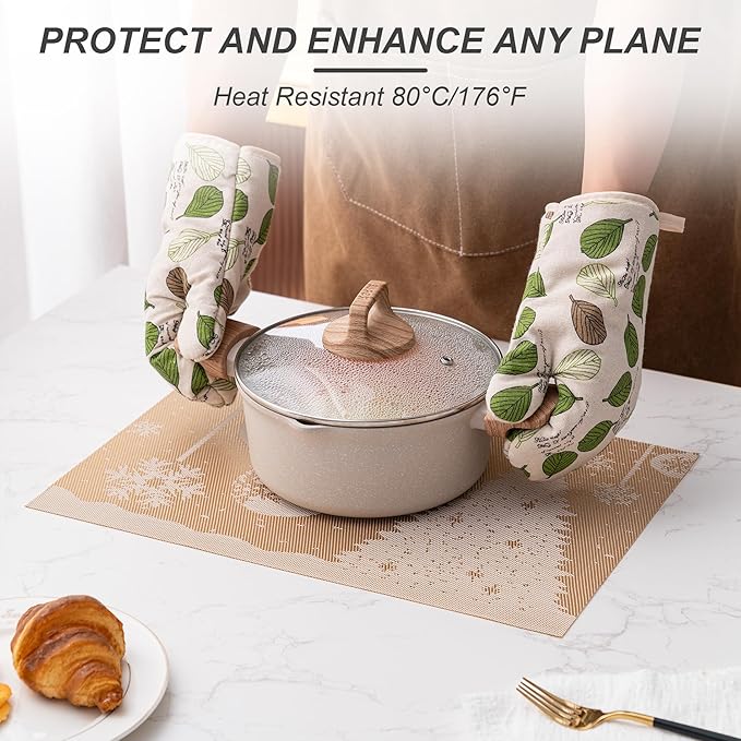 CADONO Placemats Set of 4 Washable Indoor/Outdoor Vinyl Place Mats for Dining Table Durable Non-Slip Heat Resistant PVC Weave Table Mats（Christmas Tree-Gold）