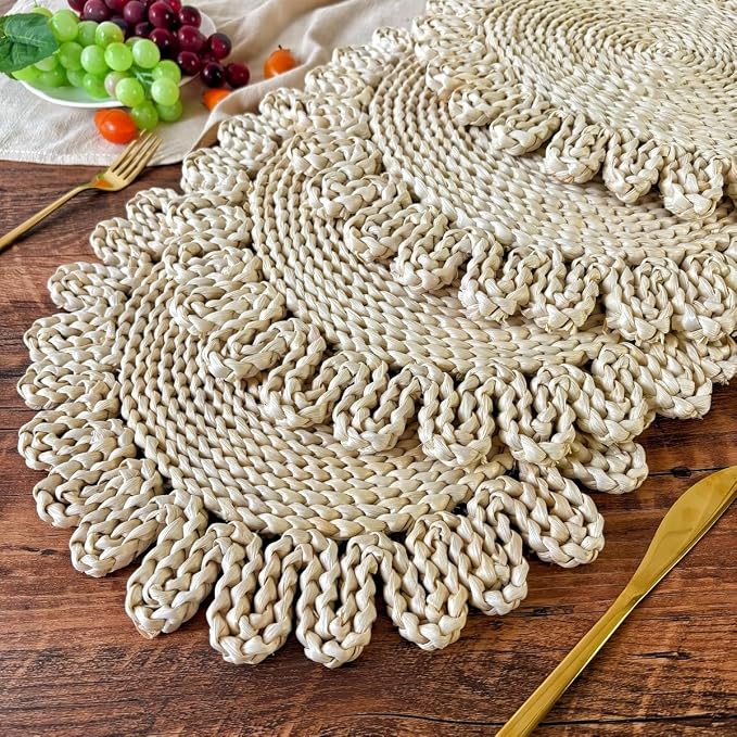 IcosaMro 13.8" Boho Placemats Set of 6 Round Woven Placemats Natural Table Place Mats for Dinning Table Indoor & Outdoor Wicker Wicker Charger Plates for Wedding Christmas Thanksgiving Events