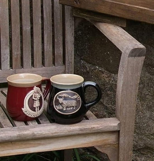 Glen Appin Stoneware Mugs Set of 2 Highland Cow and Piper Symbols of Scotland Design Red and Black