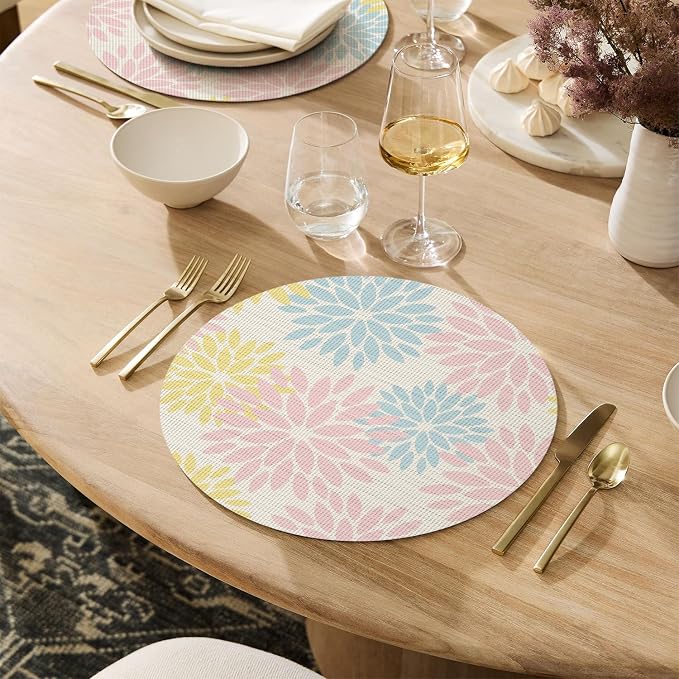 Artoid Mode Pink Dahlia Plastic Round Placemats Set of 4, 14 Inch Seasonal Washable Woven Vinyl Table Mats for Farmhouse Party Kitchen Dining Decor