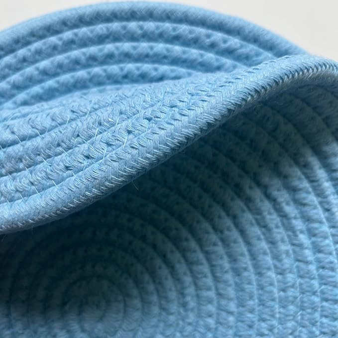 WAZAIGUR Round Placemats Washable Thick Cotton Absorbent 13 inch Round Table Mats for Kitchen Dining Table Set of 4 Round Woven Fabric Indoor/Outdoor Place Mats (Light Blue, 4)