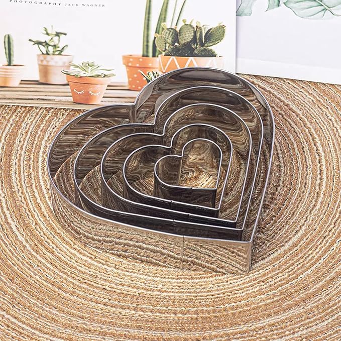 5-Piece Heart Cookie Cutter Set | Stainless Steel Baking Tools for Biscuit, Donut, Pastry & Fondant | Valentine's Day Baking Kit with Cookie Mold for Family Cooking & Kids Crafts (Heart Shape)