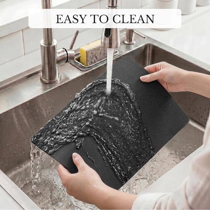 Romanstile Vinyl Placemats Set of 4, Reversible Faux Leather Heat Resistant Wipeable Table Mats, Waterproof Washable Non-Slip Table Placemats for Dining/Kitchen/Party/Outdoor (Black, 12" x 17")