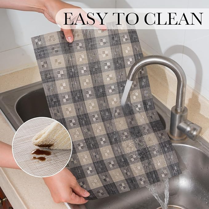 BACKTOEDEN Placemats Set of 8 Heat Resistant Washable Wipeable Placemat Woven Non-Slip Foldable Vinyl/Plastic Place Mats Indoor/Outdoor Mat Kitchen Dining Table Pad, Black Checkered