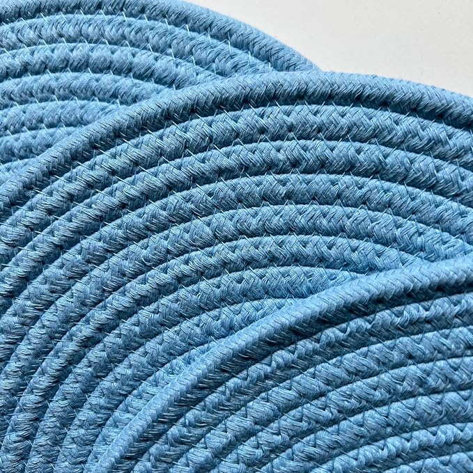WAZAIGUR Round Placemats Washable Thick Cotton Absorbent 13 inch Round Table Mats for Kitchen Dining Table Set of 4 Round Woven Fabric Indoor/Outdoor Place Mats (Light Blue, 4)