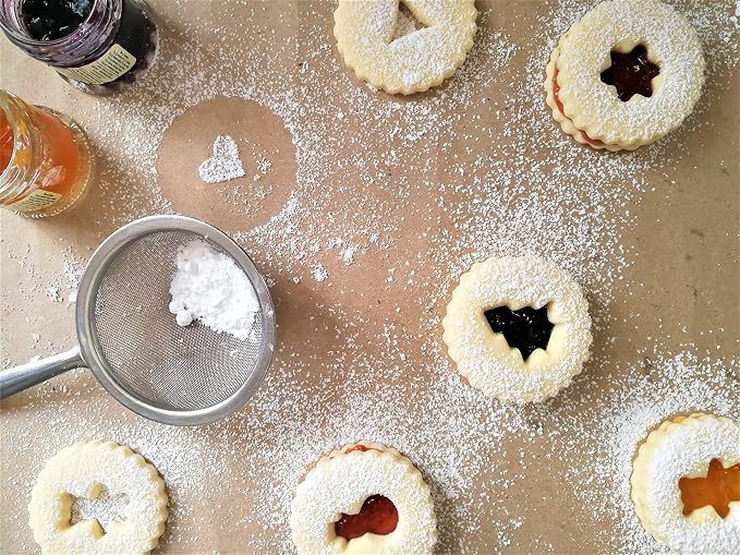 11 Piece Round Linzer Cookie Cutter Set – High Grade 430 Stainless Steel - with Storage Tin
